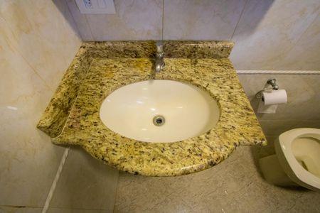 Apartamento para alugar com 75m², 2 quartos e 2 vagas Apartamento para alugar com 75m², 2 quartos e 2 vagasBanheiro do quarto 1