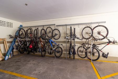 Studio para alugar com 27m², 1 quarto e 1 vaga Studio para alugar com 27m², 1 quarto e 1 vagaÁrea comum - Bicicletario