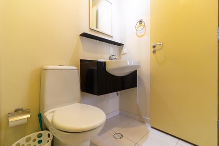 Banheiro de kitnet/studio para alugar com 1 quarto, 27m² em Jardim Paulista, São Paulo