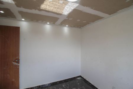 Quarto 1 de apartamento para alugar com 2 quartos, 45m² em Jardim Alvorada, Nova Iguaçu