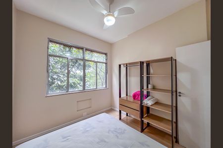 Apartamento para alugar com 90m², 4 quartos e sem vaga