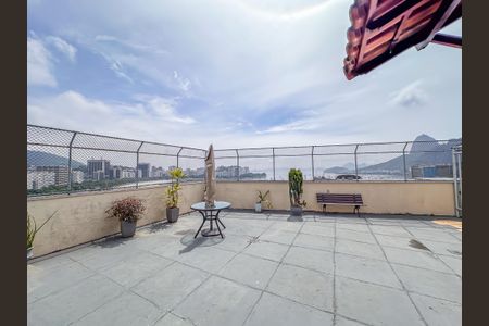 Apartamento para alugar com 90m², 4 quartos e sem vaga