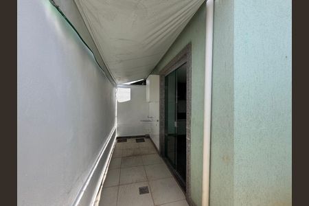 Área de serviço coberta de casa à venda com 2 quartos, 70m² em Santa Terezinha, Belo Horizonte