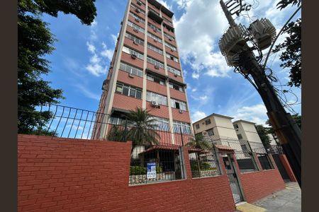 Apartamento à venda com 78m², 2 quartos e 1 vagaFachada + plaquinha