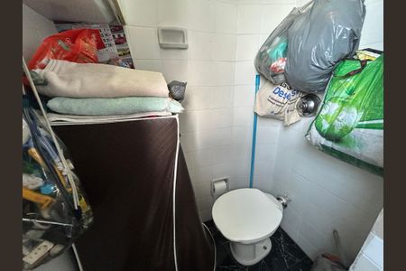 Apartamento à venda com 78m², 2 quartos e 1 vagaBanheiro de serviço