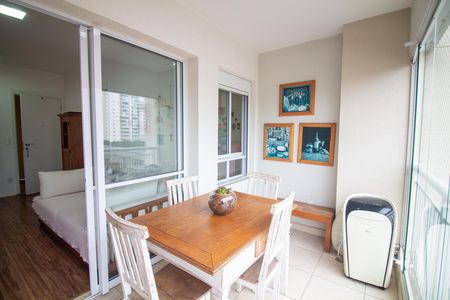 Apartamento à venda com 47m², 1 quarto e 1 vaga Apartamento à venda com 47m², 1 quarto e 1 vagaVaranda