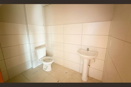 Banheiro de apartamento para alugar com 2 quartos, 50m² em Olaria, Canoas