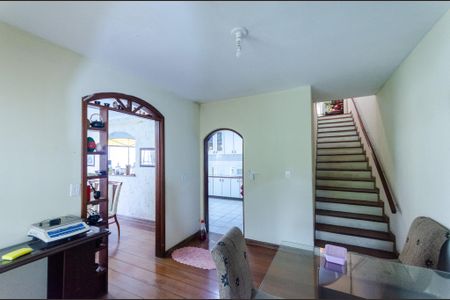 Casa à venda com 350m², 5 quartos e 3 vagasSala de estar