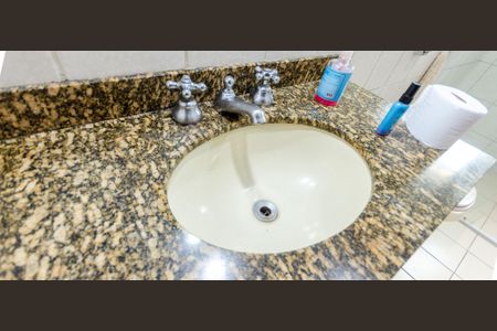 Casa à venda com 350m², 5 quartos e 3 vagasBanheiro 2