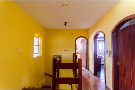 Casa à venda com 350m², 5 quartos e 3 vagasCorredor
