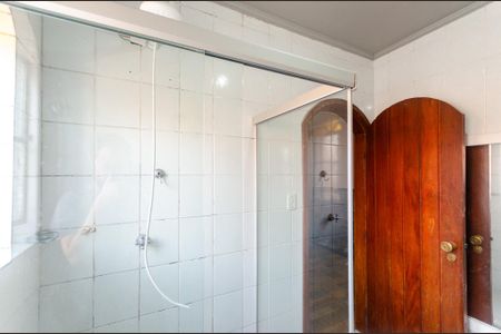 Casa à venda com 350m², 5 quartos e 3 vagasSuíte 1 - Banheiro