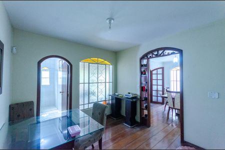 Casa à venda com 350m², 5 quartos e 3 vagasSala de estar