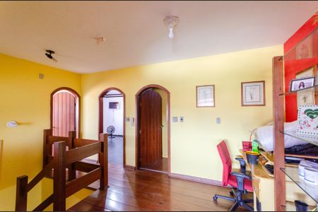 Casa à venda com 350m², 5 quartos e 3 vagasCorredor
