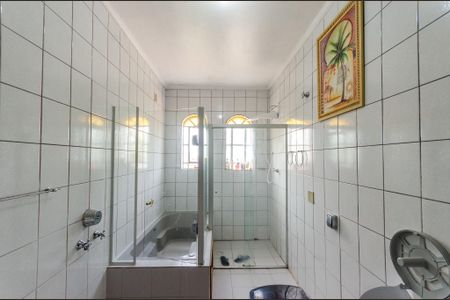 Casa à venda com 350m², 5 quartos e 3 vagasSuíte 2 - Banheiro