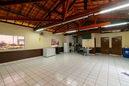 Apartamento para alugar com 49m², 2 quartos e sem vagaÁrea comum - Salão de festas