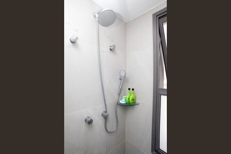 Banheiro de kitnet/studio à venda com 1 quarto, 30m² em Farroupilha, Porto Alegre