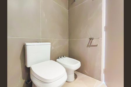 Apartamento à venda com 126m², 2 quartos e 1 vaga Apartamento à venda com 126m², 2 quartos e 1 vagaBanheiro da Suíte 2