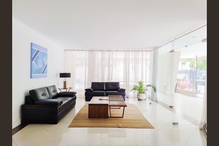Apartamento à venda com 126m², 2 quartos e 1 vaga Apartamento à venda com 126m², 2 quartos e 1 vagaÁrea comum - Hall Social