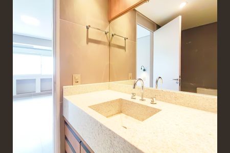 Apartamento à venda com 126m², 2 quartos e 1 vaga Apartamento à venda com 126m², 2 quartos e 1 vagaBanheiro da Suíte 2