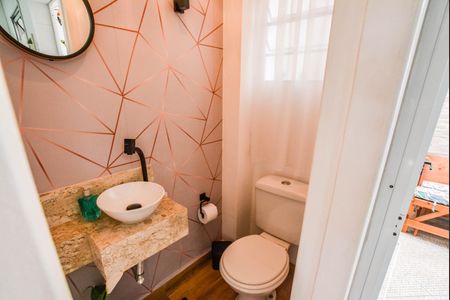 Casa de condomínio à venda com 69m², 2 quartos e 1 vagaLavabo