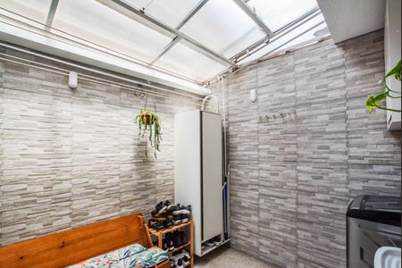 Casa de condomínio à venda com 69m², 2 quartos e 1 vagaÁrea de Serviço