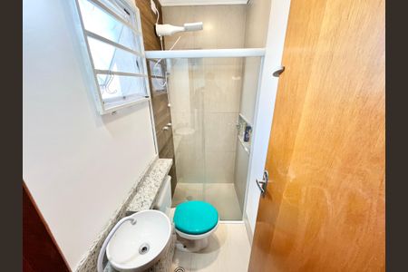 Casa de condomínio à venda com 68m², 2 quartos e 1 vaga Casa de condomínio à venda com 68m², 2 quartos e 1 vagaBanheiro da Suíte 1