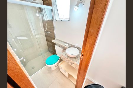 Casa de condomínio à venda com 68m², 2 quartos e 1 vaga Casa de condomínio à venda com 68m², 2 quartos e 1 vagaBanheiro da Suíte 2