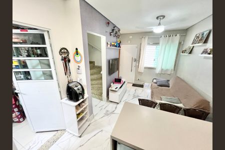 Casa de condomínio para alugar com 68m², 2 quartos e 1 vagaSala/Cozinha