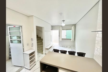 Casa de condomínio à venda com 68m², 2 quartos e 1 vaga Casa de condomínio à venda com 68m², 2 quartos e 1 vagaSala/Cozinha