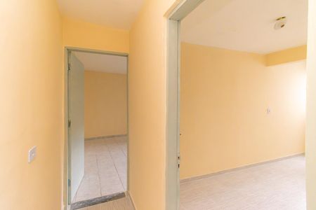 Corredor de casa para alugar com 2 quartos, 85m² em Jardim Porteira Grande, São Paulo