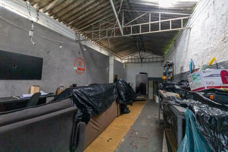 Casa à venda com 310m², 1 quarto e 6 vagasGalpão