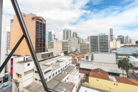 Vista da Sala de apartamento à venda com 3 quartos, 240m² em Centro, Campinas