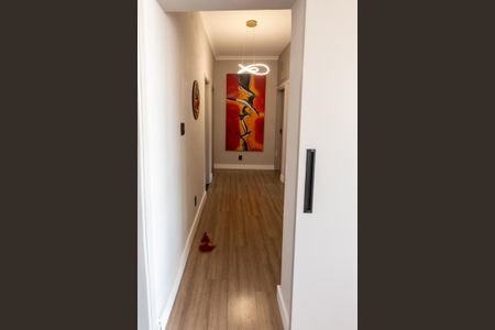 Corredor de apartamento à venda com 3 quartos, 240m² em Centro, Campinas