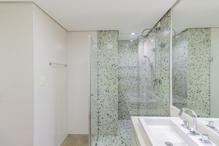 Apartamento à venda com 125m², 3 quartos e 2 vagas Apartamento à venda com 125m², 3 quartos e 2 vagasBanheiro da Suíte