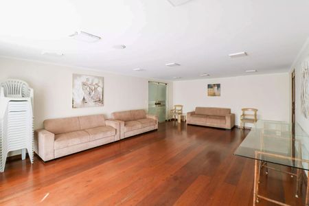 Apartamento à venda com 125m², 3 quartos e 2 vagas Apartamento à venda com 125m², 3 quartos e 2 vagasÁrea comum - Salão de festas