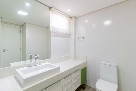 Apartamento à venda com 125m², 3 quartos e 2 vagas Apartamento à venda com 125m², 3 quartos e 2 vagasBanheiro da Suíte