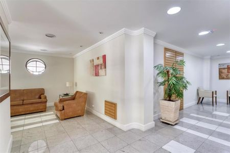 Apartamento à venda com 125m², 3 quartos e 2 vagas Apartamento à venda com 125m², 3 quartos e 2 vagasHall social