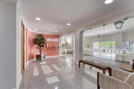 Apartamento à venda com 125m², 3 quartos e 2 vagas Apartamento à venda com 125m², 3 quartos e 2 vagasHall social