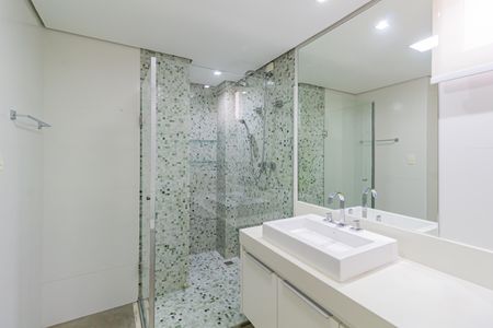 Apartamento à venda com 125m², 3 quartos e 2 vagas Apartamento à venda com 125m², 3 quartos e 2 vagasBanheiro da Suíte