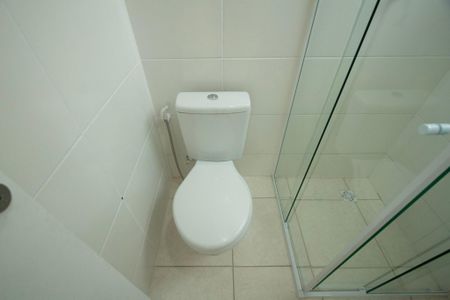 Casa de condomínio para alugar com 80m², 2 quartos e 2 vagas Casa de condomínio para alugar com 80m², 2 quartos e 2 vagasBanheiro