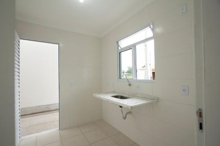 Casa de condomínio para alugar com 80m², 2 quartos e 2 vagas Casa de condomínio para alugar com 80m², 2 quartos e 2 vagasCozinha