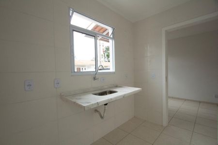 Casa de condomínio para alugar com 80m², 2 quartos e 2 vagas Casa de condomínio para alugar com 80m², 2 quartos e 2 vagasCozinha