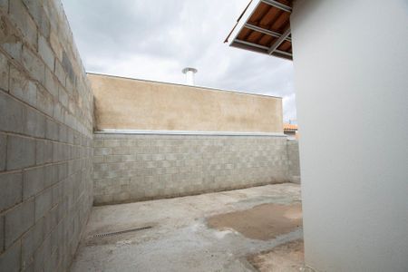 Casa de condomínio para alugar com 80m², 2 quartos e 2 vagas Casa de condomínio para alugar com 80m², 2 quartos e 2 vagasQuintal