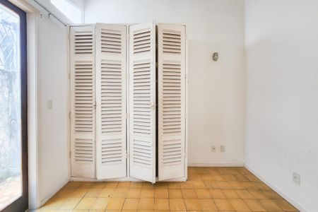 Casa à venda com 275m², 2 quartos e 1 vagaQuarto 2