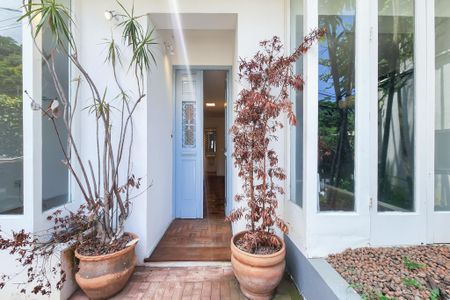 Casa à venda com 275m², 2 quartos e 1 vagaEntrada 