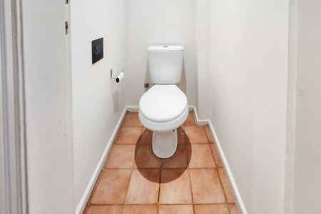 Casa à venda com 275m², 2 quartos e 1 vagaLavabo