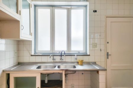 Casa à venda com 275m², 2 quartos e 1 vagaCozinha 