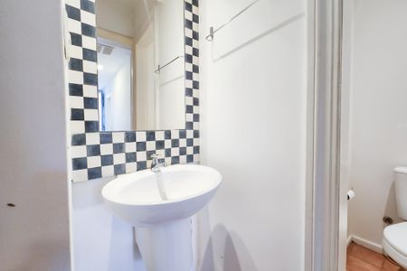 Casa à venda com 275m², 2 quartos e 1 vagaLavabo