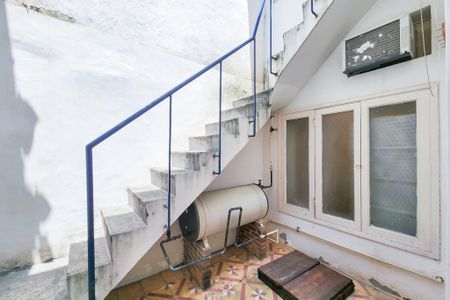 Casa à venda com 275m², 2 quartos e 1 vagaÁrea de Serviço 