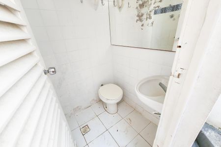 Casa à venda com 275m², 2 quartos e 1 vagaBanheiro de Serviço 